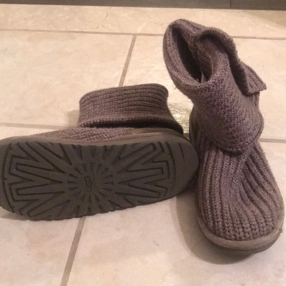 grey uggs - Picture 3 of 4